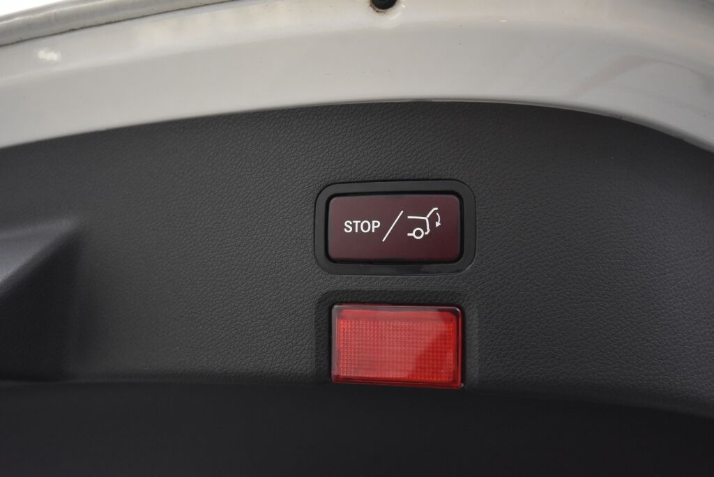 Mercedes-Benz CLA 2015 180 A Shooting Brake / Panorama / Navi / Tutkat