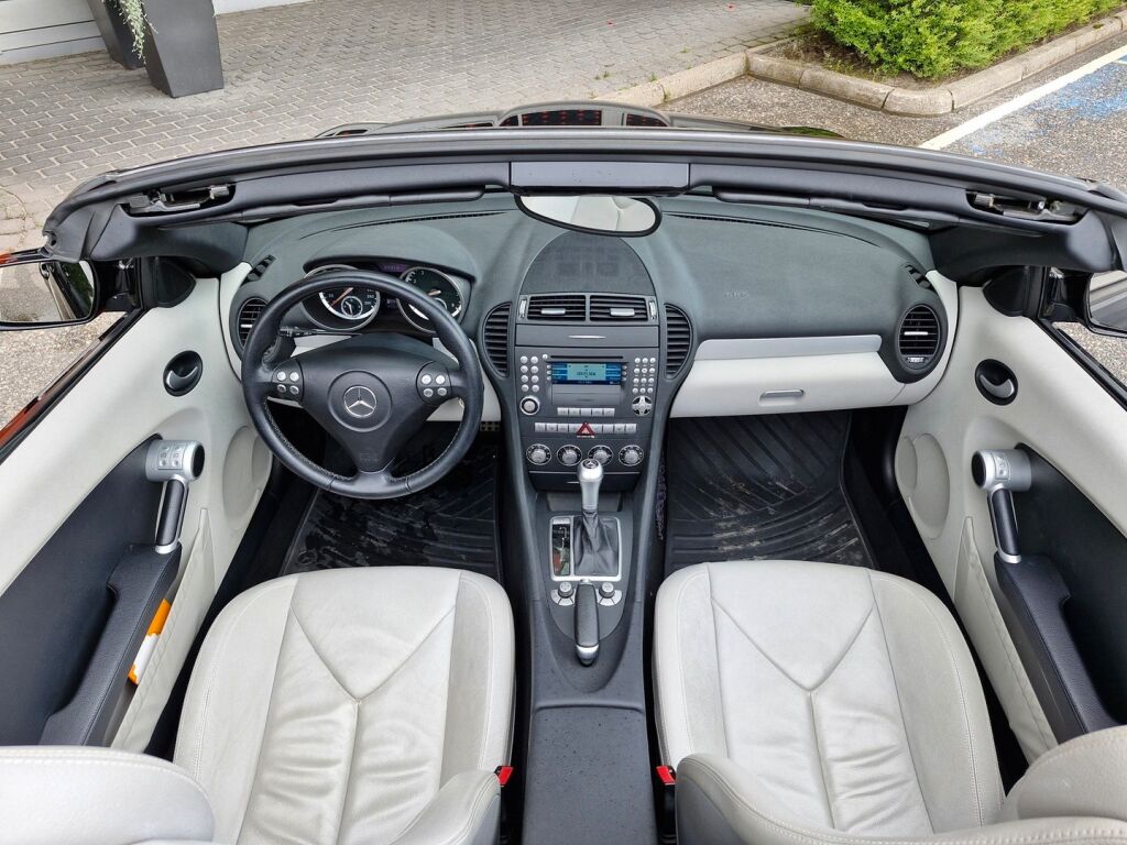 Mercedes-Benz SLK 2005 350 V6 Roadster A / Webasto / Xenon / Nahkaverhoilu / Air scarf / Hyvin huollettu / Uudet kesärenkaat