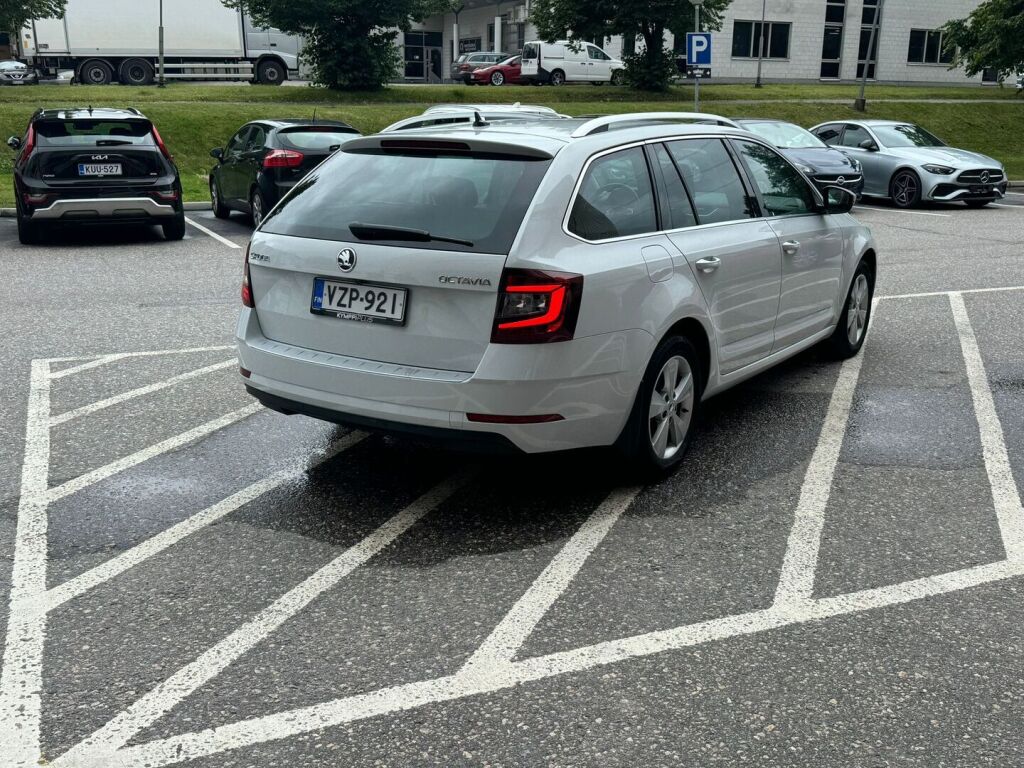 Skoda Octavia 2018 Combi 1,5 TSI Style DSG Autom. / Suomiauto / Webasto / Peruutuskamera / Merkkihuollettu