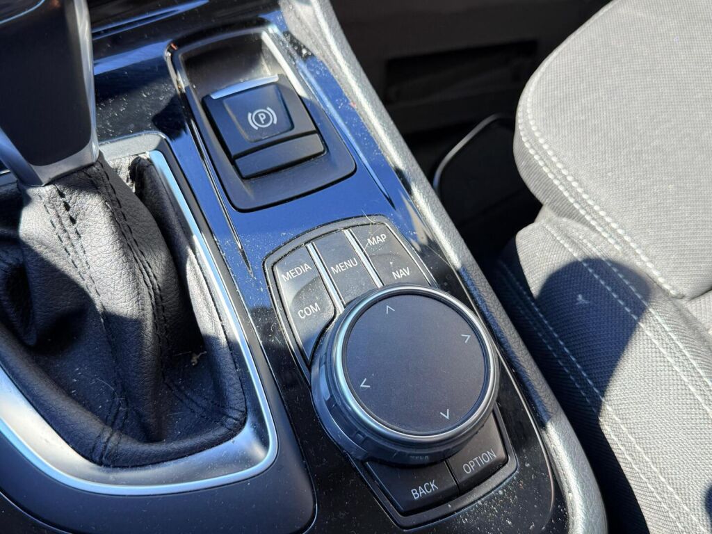BMW 225 2018 F45 Active Tourer 225xe A Business / Metalliväri / Hifi / Lämp.ratti / SOH 72,1%