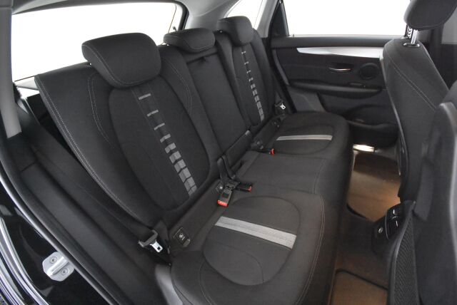 BMW 225 2018 F45 Active Tourer 225xe A Business / Metalliväri / Hifi / Lämp.ratti /