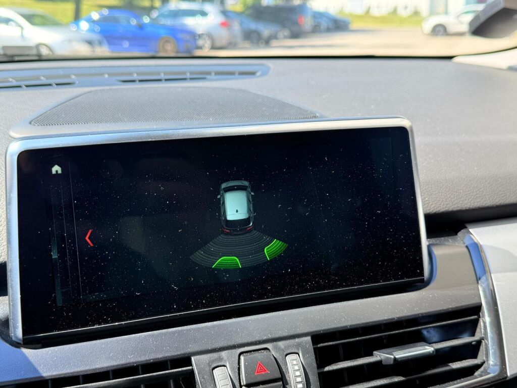 BMW 225 2018 F45 Active Tourer 225xe A Business / Metalliväri / Hifi / Lämp.ratti / SOH 72,1%