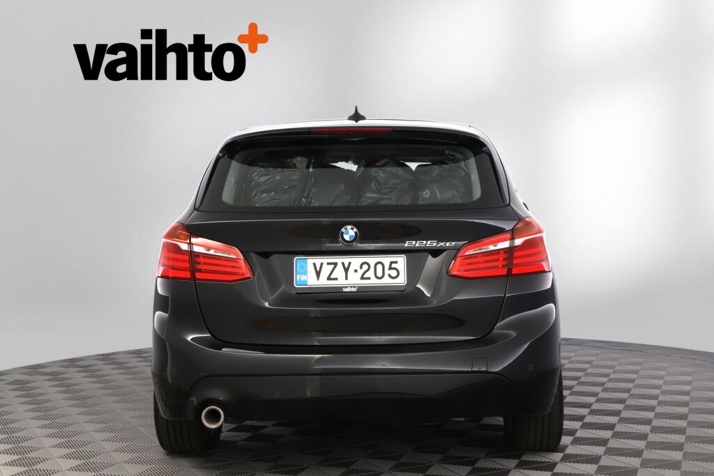 BMW 225 2018 F45 Active Tourer 225xe A Business / Metalliväri / Hifi / Lämp.ratti /