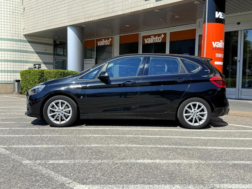 BMW 225 2018 F45 Active Tourer 225xe A Business / Metalliväri / Hifi / Lämp.ratti / SOH 72,1%
