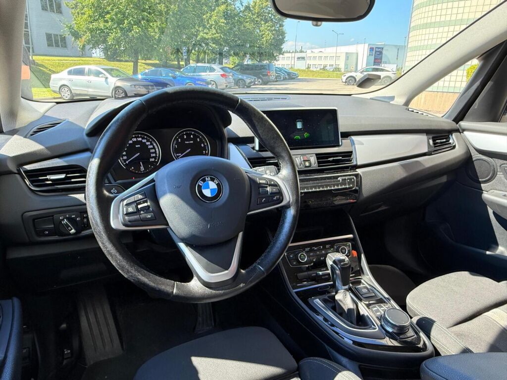 BMW 225 2018 F45 Active Tourer 225xe A Business / Metalliväri / Hifi / Lämp.ratti / SOH 72,1%