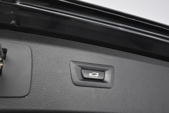 BMW 225 2018 F45 Active Tourer 225xe A Business / Metalliväri / Hifi / Lämp.ratti /