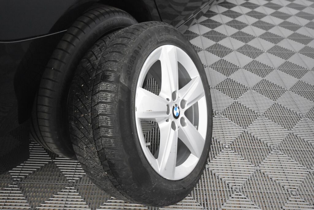 BMW 225 2018 F45 Active Tourer 225xe A Business / Metalliväri / Hifi / Lämp.ratti /