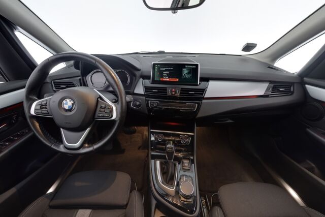BMW 225 2018 F45 Active Tourer 225xe A Business / Metalliväri / Hifi / Lämp.ratti /