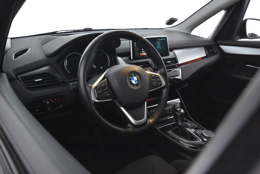 BMW 225 2018 F45 Active Tourer 225xe A Business / Metalliväri / Hifi / Lämp.ratti /