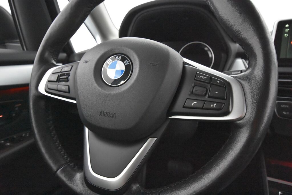 BMW 225 2018 F45 Active Tourer 225xe A Business / Metalliväri / Hifi / Lämp.ratti /