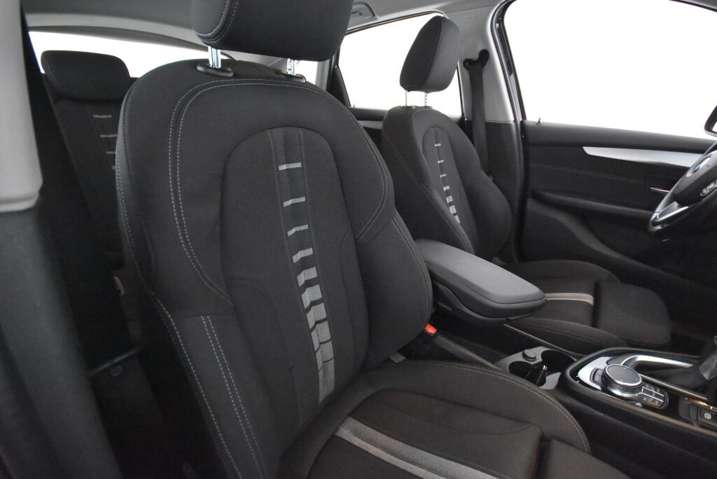 BMW 225 2018 F45 Active Tourer 225xe A Business / Metalliväri / Hifi / Lämp.ratti /