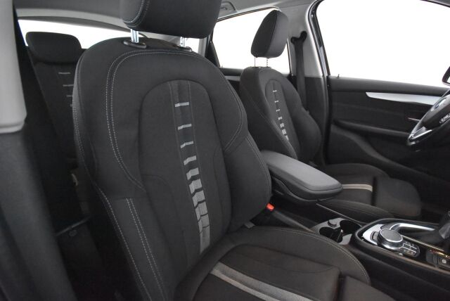 BMW 225 2018 F45 Active Tourer 225xe A Business / Metalliväri / Hifi / Lämp.ratti /