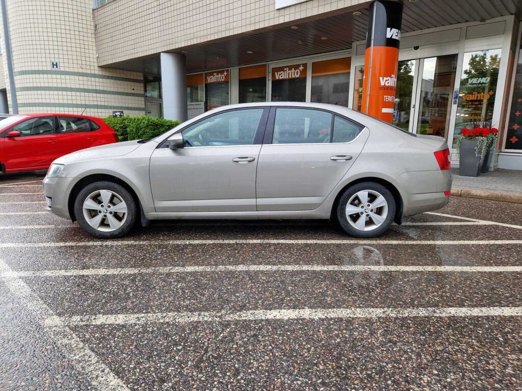 Skoda Octavia 2015 1,8 TSI Elegance / Nahkaverhous/ Muistipenkki/Xenonit