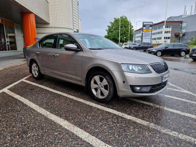 Skoda Octavia 2015 1,8 TSI Elegance / Nahkaverhous/ Muistipenkki/Xenonit