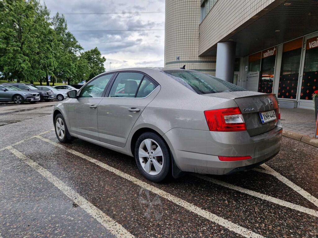 Skoda Octavia 2015 1,8 TSI Elegance / Nahkaverhous/ Muistipenkki/Xenonit