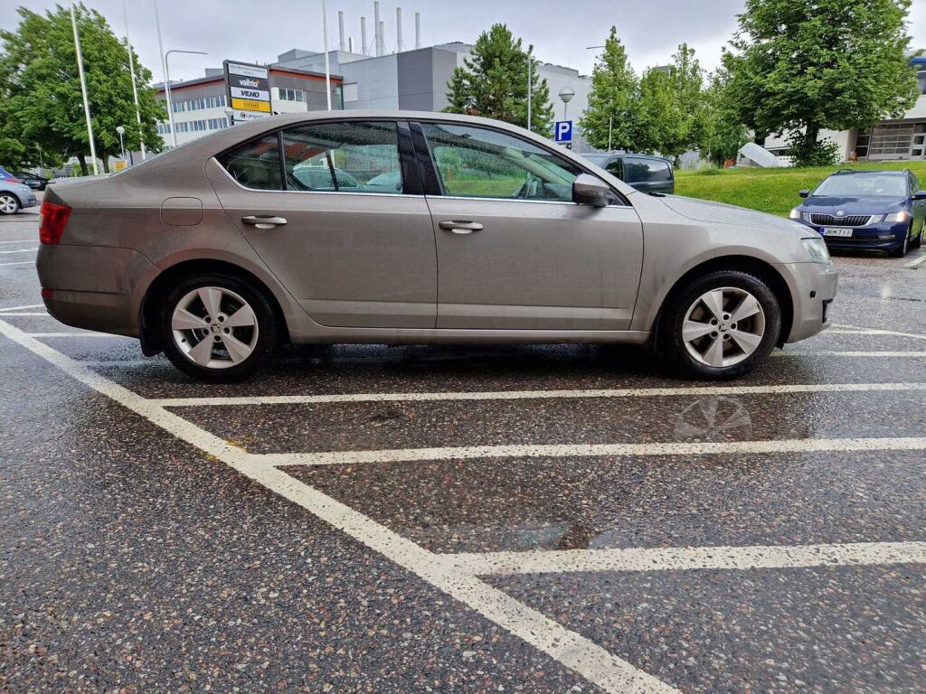 Skoda Octavia 2015 1,8 TSI Elegance / Nahkaverhous/ Muistipenkki/Xenonit