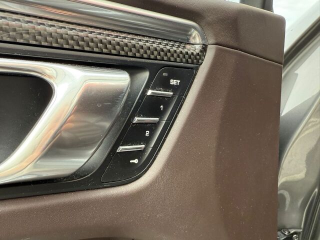 Porsche MACAN 2014 S Diesel / Sport Chrono Plus / Bose / Acc / Vetokoukku / 12-suuntaiset istuimet muistilla