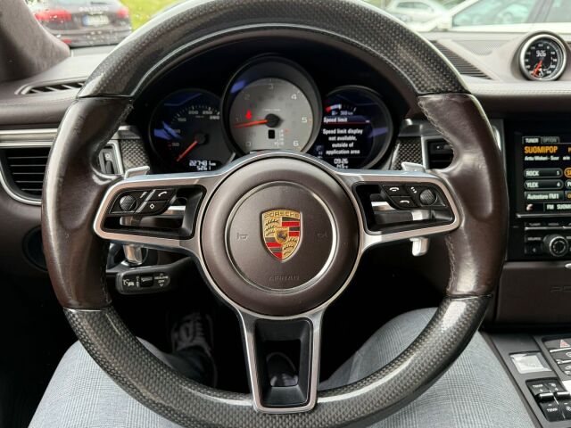 Porsche MACAN 2014 S Diesel / Sport Chrono Plus / Bose / Acc / Vetokoukku / 12-suuntaiset istuimet muistilla