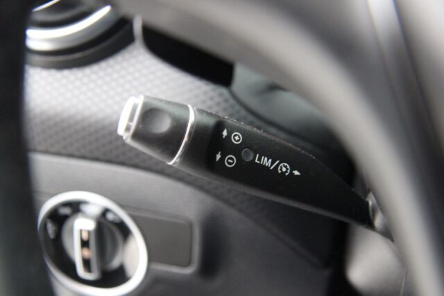 Mercedes-Benz A 2016 180 A Premium Business / 1-omistaja / Kattoluukku / Kamera / Webasto / Juuri huollettu