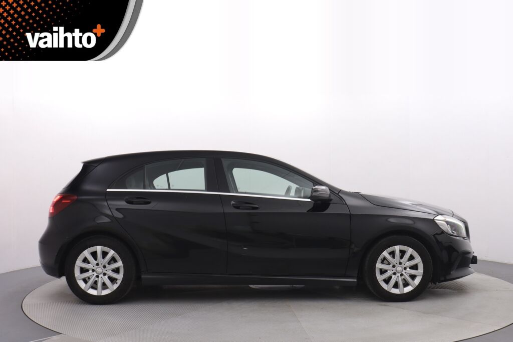 Mercedes-Benz A 2016 180 A Premium Business / 1-omistaja / Kattoluukku / Kamera / Webasto / Juuri huollettu
