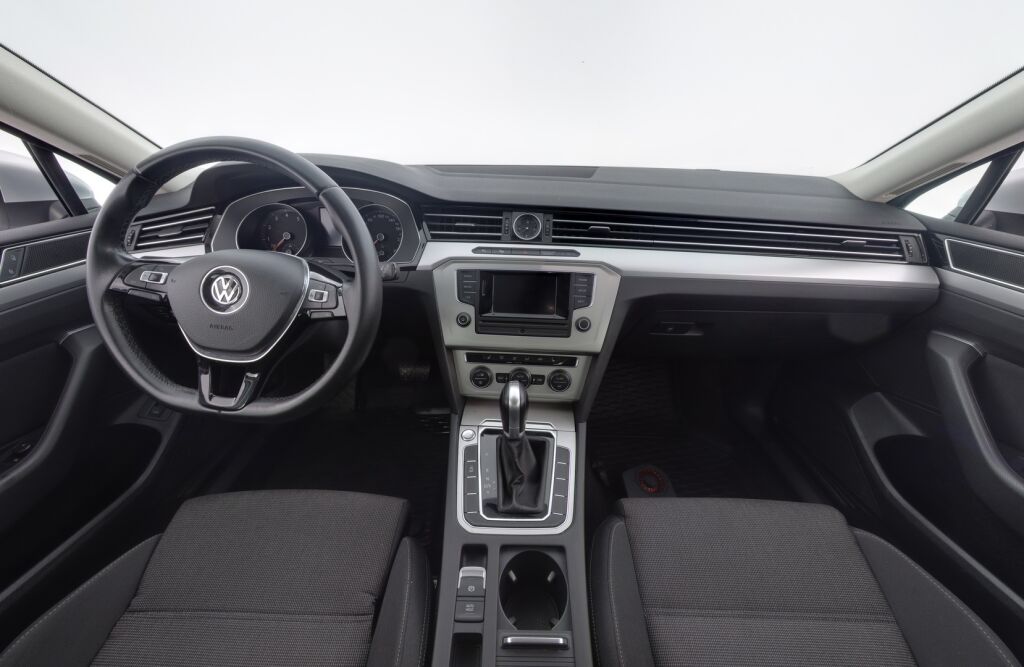 Volkswagen Passat 2017 Variant Comfortline 1,4 TSI 92 kW (125 hv) DSG / Suomiauto / Tutkat / Vakionopeudensäädin
