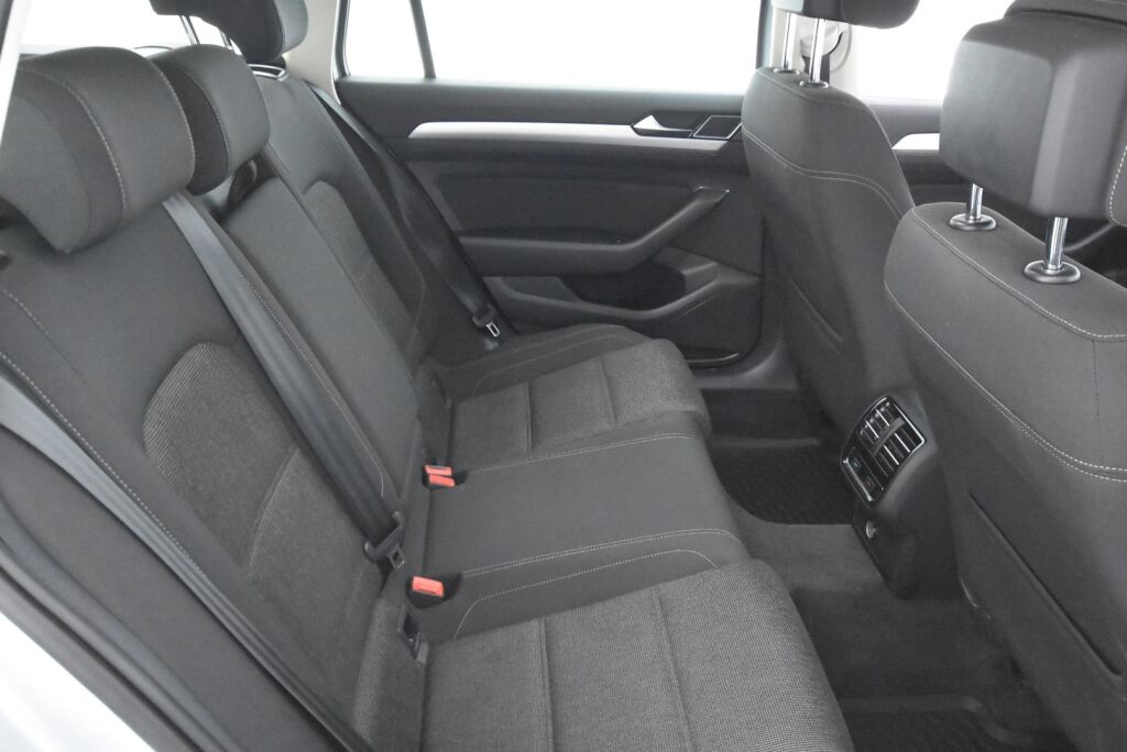 Volkswagen Passat 2017 Variant Comfortline 1,4 TSI 92 kW (125 hv) DSG / Suomiauto / Tutkat / Vakionopeudensäädin