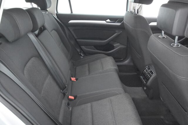 Volkswagen Passat 2017 Variant Comfortline 1,4 TSI 92 kW (125 hv) DSG / Suomiauto / Tutkat / Vakionopeudensäädin