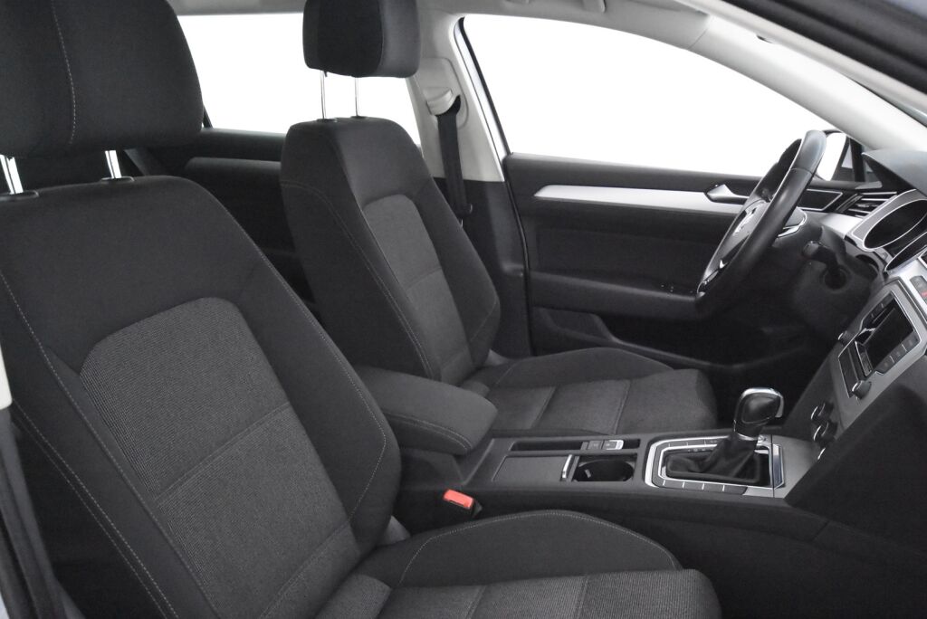 Volkswagen Passat 2017 Variant Comfortline 1,4 TSI 92 kW (125 hv) DSG / Suomiauto / Tutkat / Vakionopeudensäädin