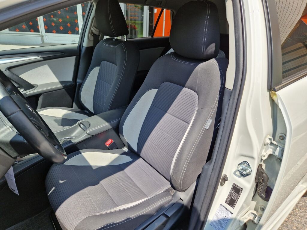 Toyota Avensis 2018 1,8 Valvematic Active Edt Touring S A / LED-ajovalot / Navigointi / Vetokoukku / Juuri huollettu