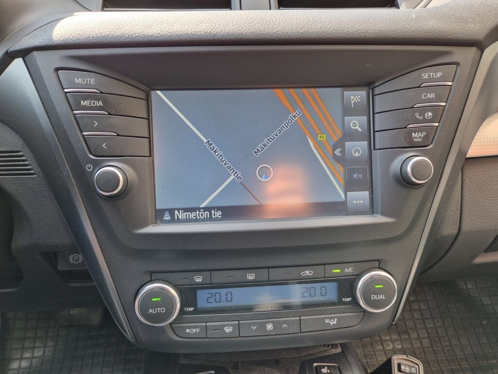 Toyota Avensis 2018 1,8 Valvematic Active Edt Touring S A / LED-ajovalot / Navigointi / Vetokoukku / Juuri huollettu