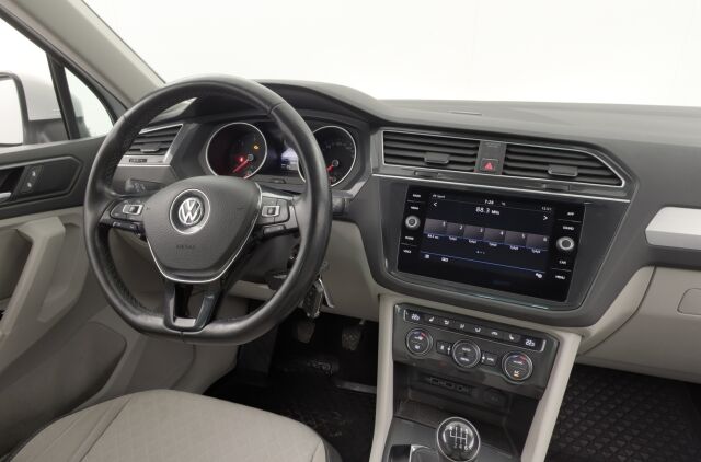 Volkswagen Tiguan 2018 Comfortline 2,0 TDI 110 kW 4MOTION / Suomiauto / Adapt. vakkari / Webasto / Sähk. vetokoukku - RAHOITUS TÄHÄN AUTOON VAIN 3.99% - 