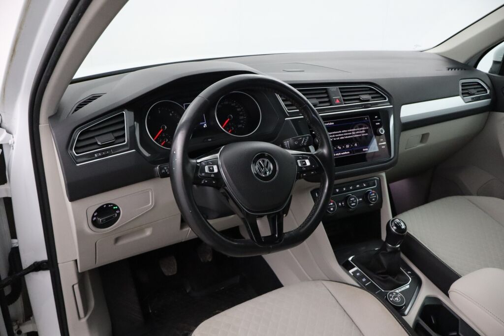 Volkswagen Tiguan 2018 Comfortline 2,0 TDI 110 kW 4MOTION / Suomiauto / Adapt. vakkari / Webasto / Sähk. vetokoukku - RAHOITUS TÄHÄN AUTOON VAIN 3.99% - 