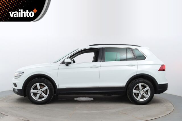 Volkswagen Tiguan 2018 Comfortline 2,0 TDI 110 kW 4MOTION / Suomiauto / Adapt. vakkari / Webasto / Sähk. vetokoukku - RAHOITUS TÄHÄN AUTOON VAIN 3.99% - 