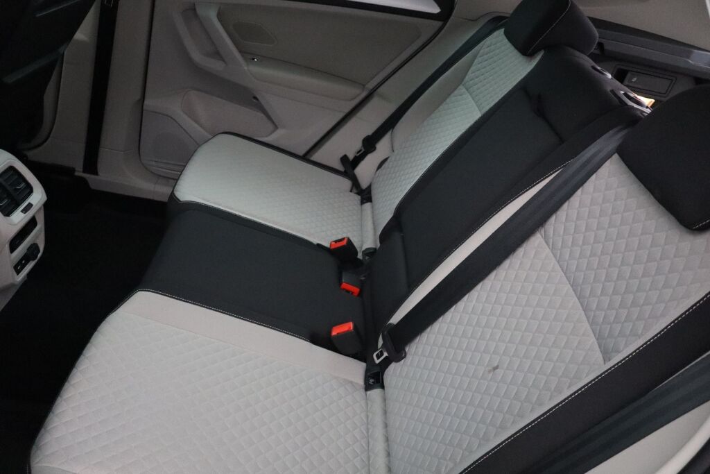 Volkswagen Tiguan 2018 Comfortline 2,0 TDI 110 kW 4MOTION / Suomiauto / Adapt. vakkari / Webasto / Sähk. vetokoukku - RAHOITUS TÄHÄN AUTOON VAIN 3.99% - 