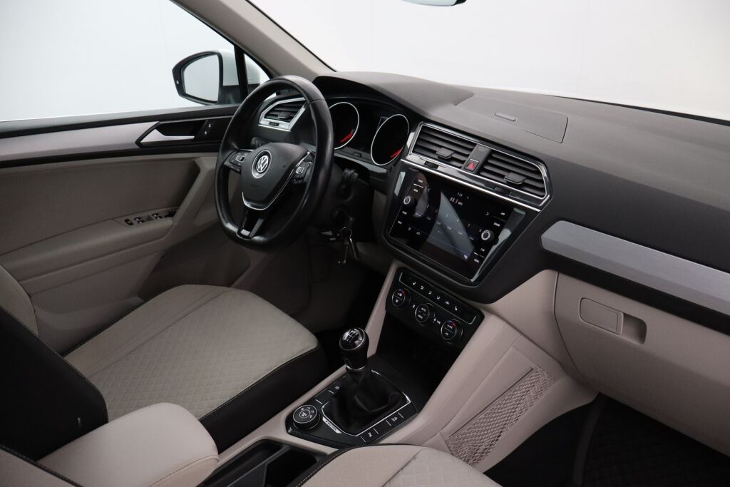 Volkswagen Tiguan 2018 Comfortline 2,0 TDI 110 kW 4MOTION / Suomiauto / Adapt. vakkari / Webasto / Sähk. vetokoukku - RAHOITUS TÄHÄN AUTOON VAIN 3.99% - 