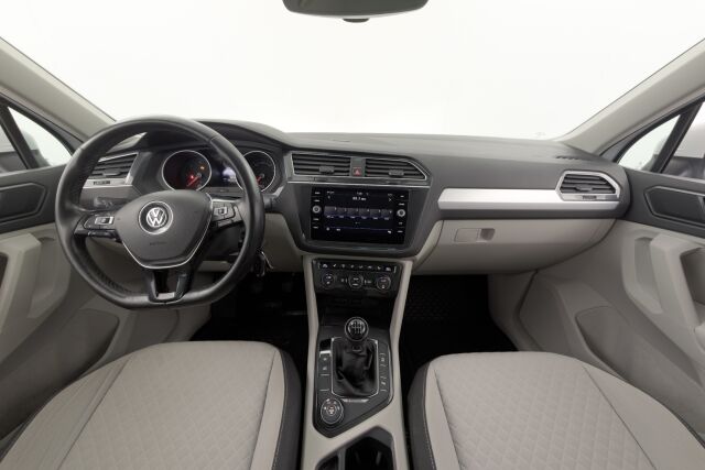 Volkswagen Tiguan 2018 Comfortline 2,0 TDI 110 kW 4MOTION / Suomiauto / Adapt. vakkari / Webasto / Sähk. vetokoukku - RAHOITUS TÄHÄN AUTOON VAIN 3.99% - 