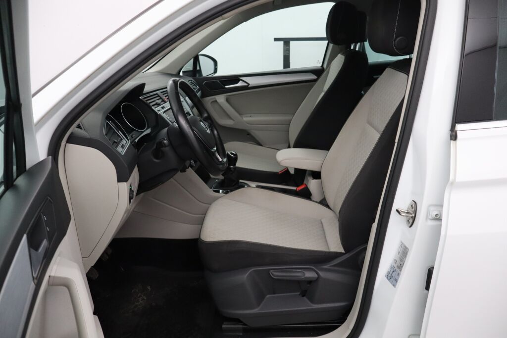 Volkswagen Tiguan 2018 Comfortline 2,0 TDI 110 kW 4MOTION / Suomiauto / Adapt. vakkari / Webasto / Sähk. vetokoukku - RAHOITUS TÄHÄN AUTOON VAIN 3.99% - 