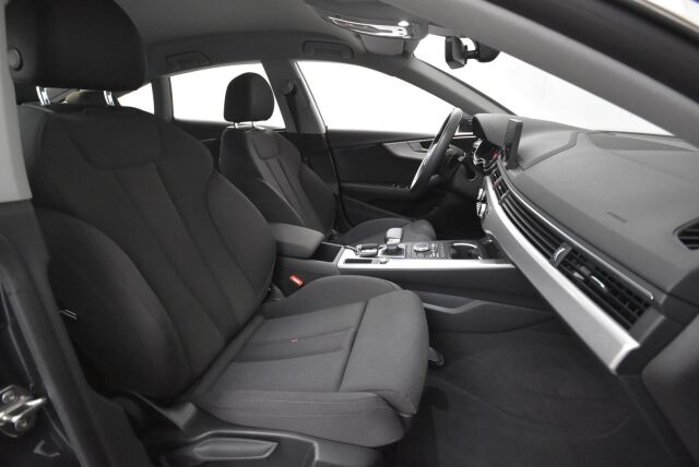 Audi A5 2018 Sportback Business Sport Comfort Edition 2,0 TFSI 140 kW S tronic MHEV / Webasto / Merkkihuoltohistoria / Koukku / Led valot /
