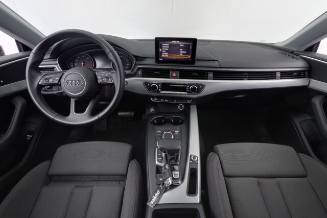 Audi A5 2018 Sportback Business Sport Comfort Edition 2,0 TFSI 140 kW S tronic MHEV / Webasto / Merkkihuoltohistoria / Koukku / Led valot /