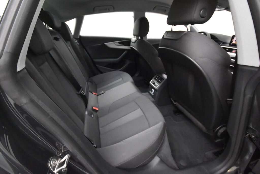 Audi A5 2018 Sportback Business Sport Comfort Edition 2,0 TFSI 140 kW S tronic MHEV / Webasto / Merkkihuoltohistoria / Koukku / Led valot /