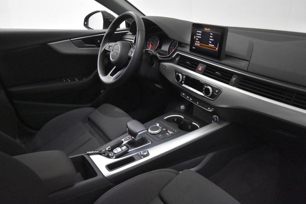 Audi A5 2018 Sportback Business Sport Comfort Edition 2,0 TFSI 140 kW S tronic MHEV / Webasto / Merkkihuoltohistoria / Koukku / Led valot /