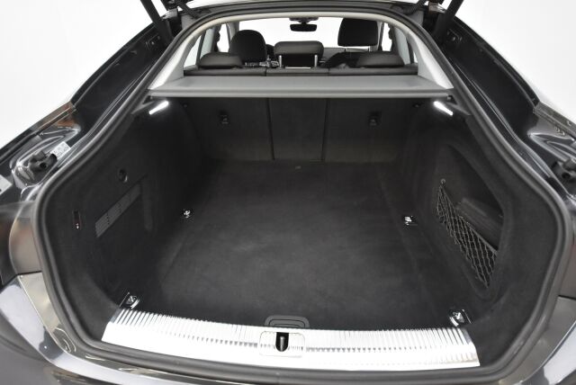 Audi A5 2018 Sportback Business Sport Comfort Edition 2,0 TFSI 140 kW S tronic MHEV / Webasto / Merkkihuoltohistoria / Koukku / Led valot /