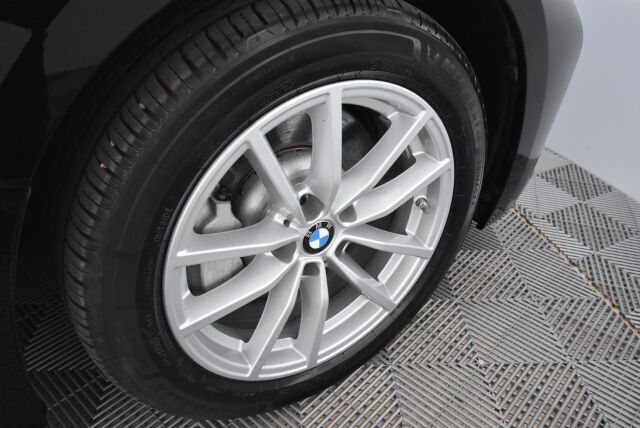 BMW 330 2021 G21 Touring 330e xDrive A Charged Edition / Suomiauto / BMW Live Cockpit Prof / Navigointi