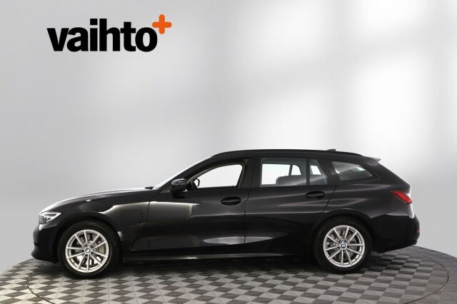 BMW 330 2021 G21 Touring 330e xDrive A Charged Edition / Suomiauto / BMW Live Cockpit Prof / Navigointi