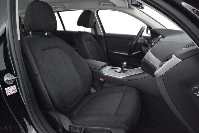 BMW 330 2021 G21 Touring 330e xDrive A Charged Edition / Suomiauto / BMW Live Cockpit Prof / Navigointi