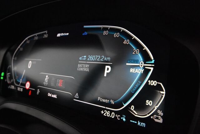 BMW 330 2021 G21 Touring 330e xDrive A Charged Edition / Suomiauto / BMW Live Cockpit Prof / Navigointi