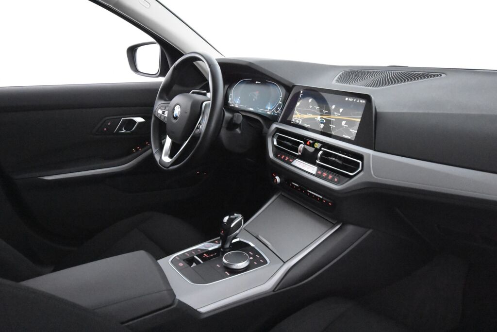 BMW 330 2021 G21 Touring 330e xDrive A Charged Edition / Suomiauto / BMW Live Cockpit Prof / Navigointi