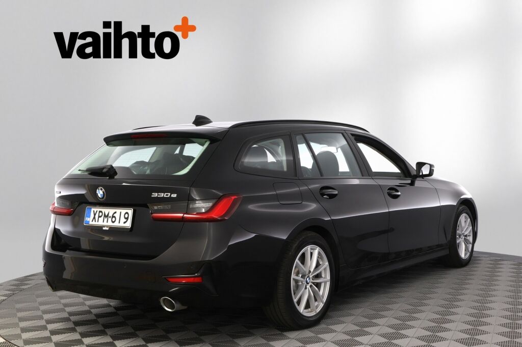 BMW 330 2021 G21 Touring 330e xDrive A Charged Edition / Suomiauto / BMW Live Cockpit Prof / Navigointi