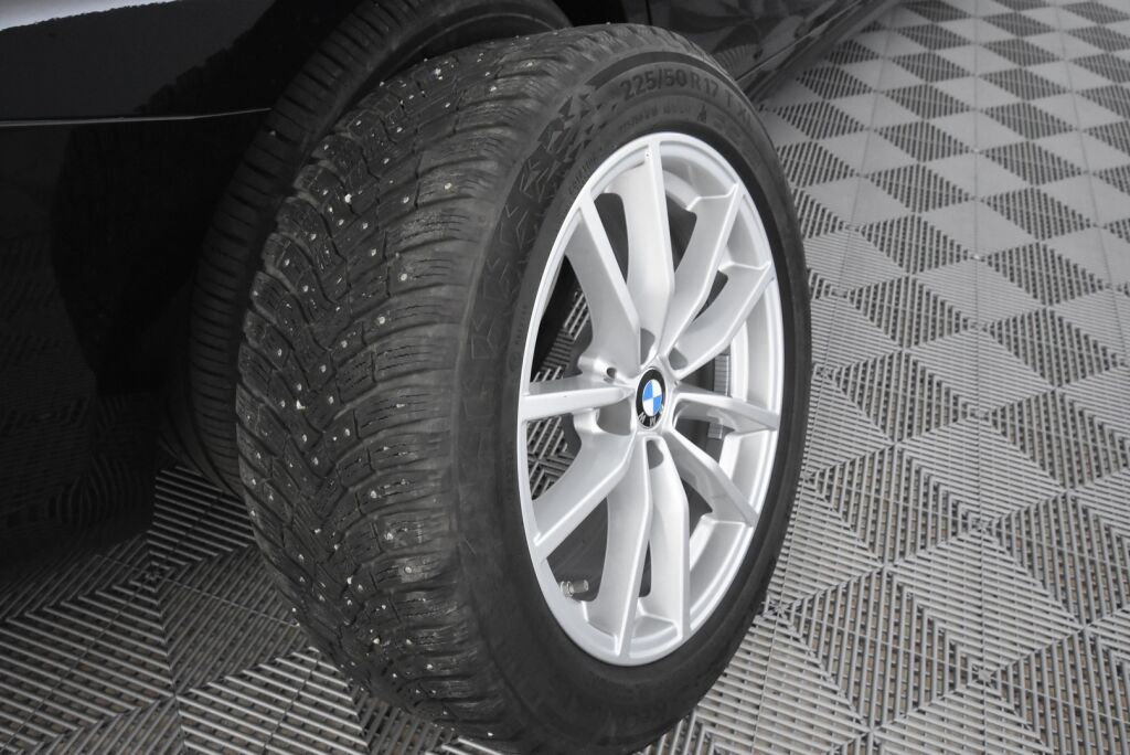 BMW 330 2021 G21 Touring 330e xDrive A Charged Edition / Suomiauto / BMW Live Cockpit Prof / Navigointi
