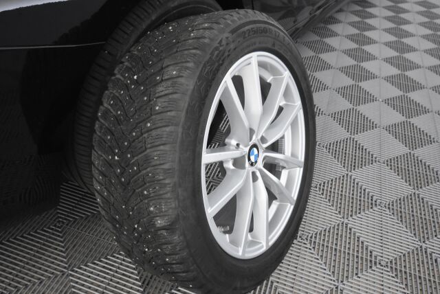 BMW 330 2021 G21 Touring 330e xDrive A Charged Edition / Suomiauto / BMW Live Cockpit Prof / Navigointi